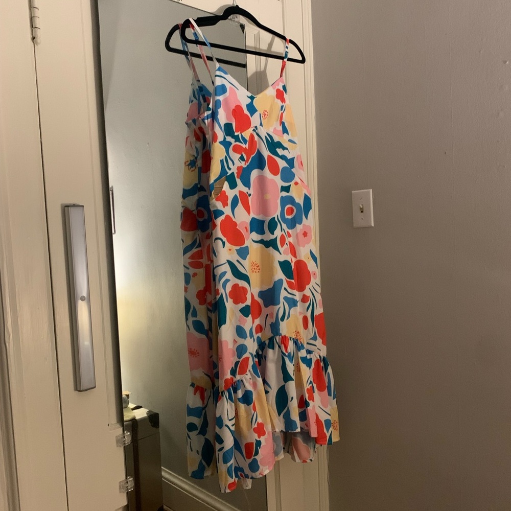 Beautiful dress w/ adjustable straps
